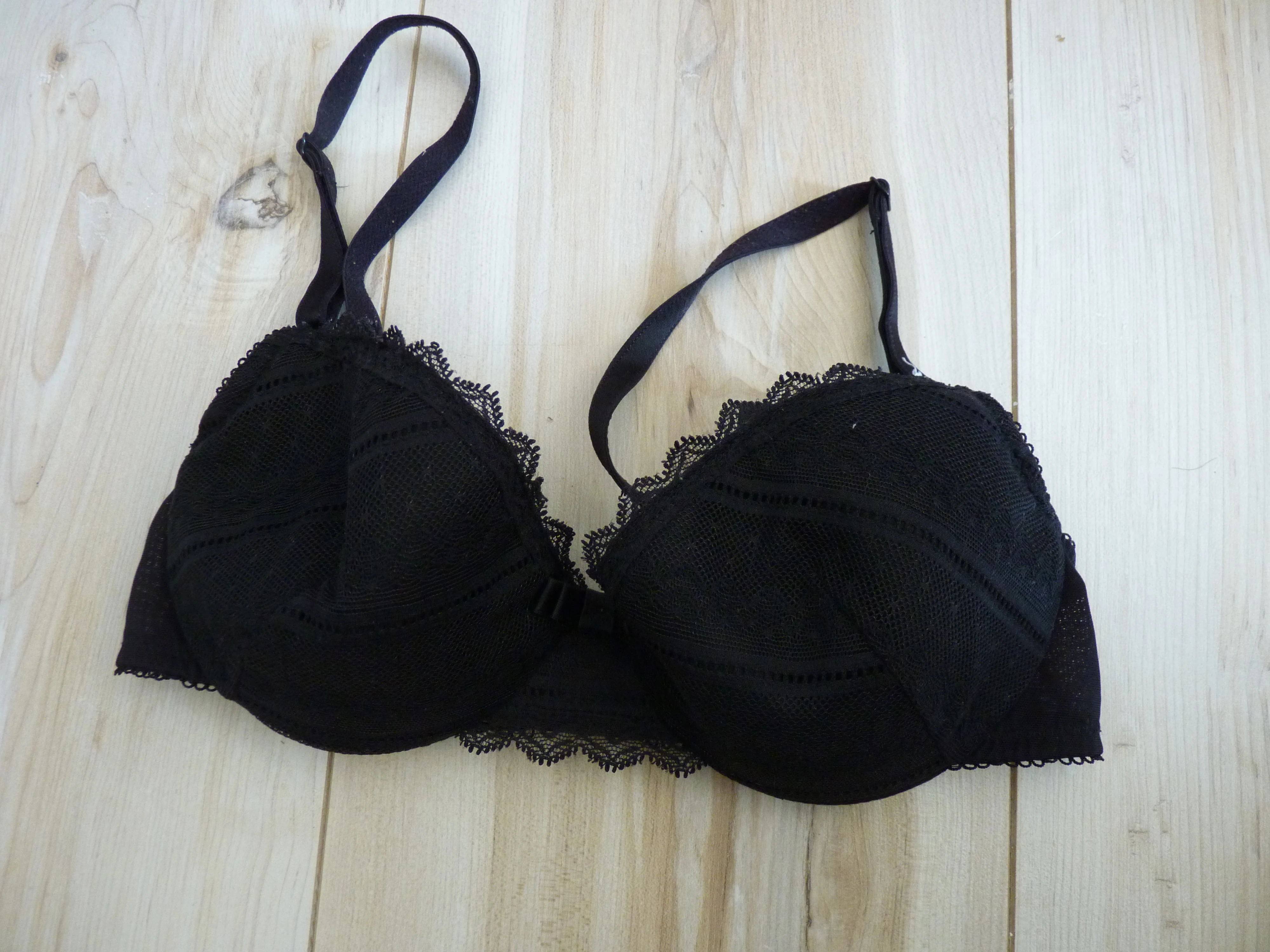 Photo de 🖤🖤🐈‍⬛🐈‍⬛ Mon soutien gorge noir porté pour la...