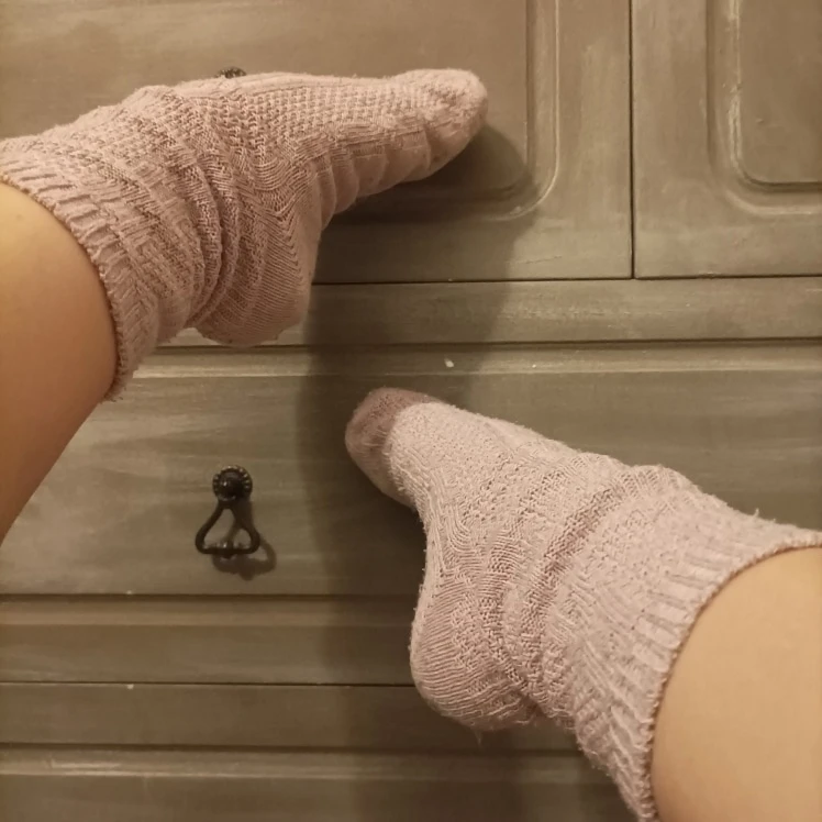 Photo de mes chaussettes sales, bien portees, toutes douces