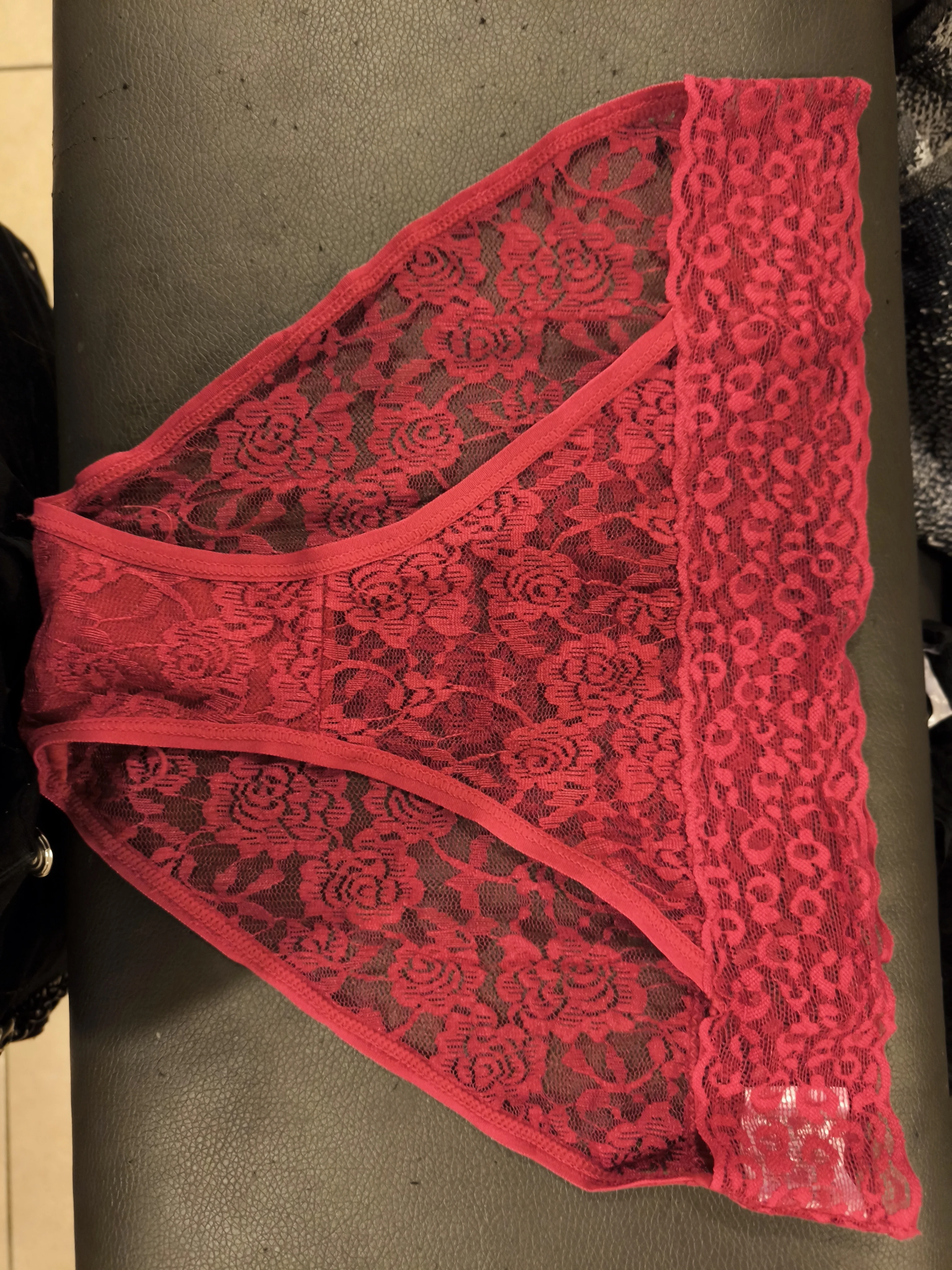 Photo de Culotte en dentelle de trans