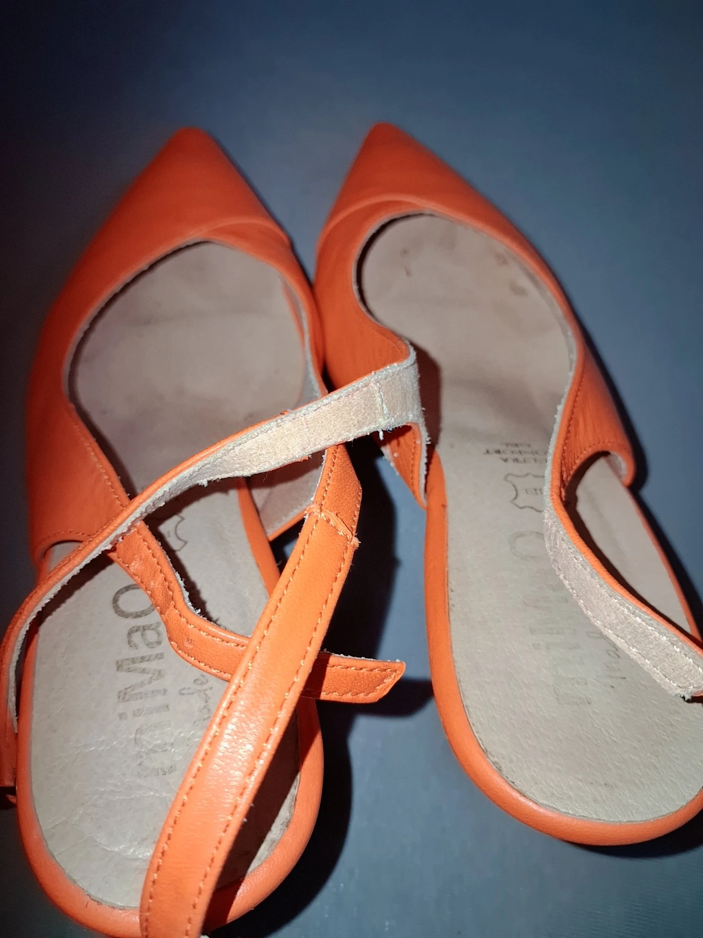 Photo de Taxe du lécheur de chaussures sales