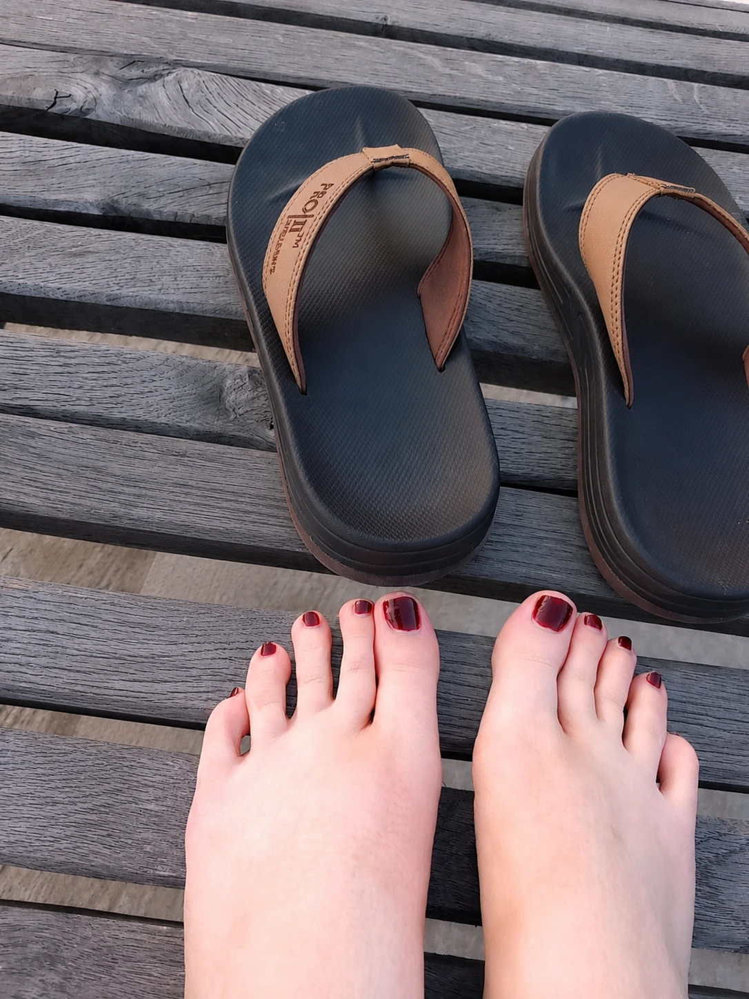 Photo de 49 Photos Pieds et Findom