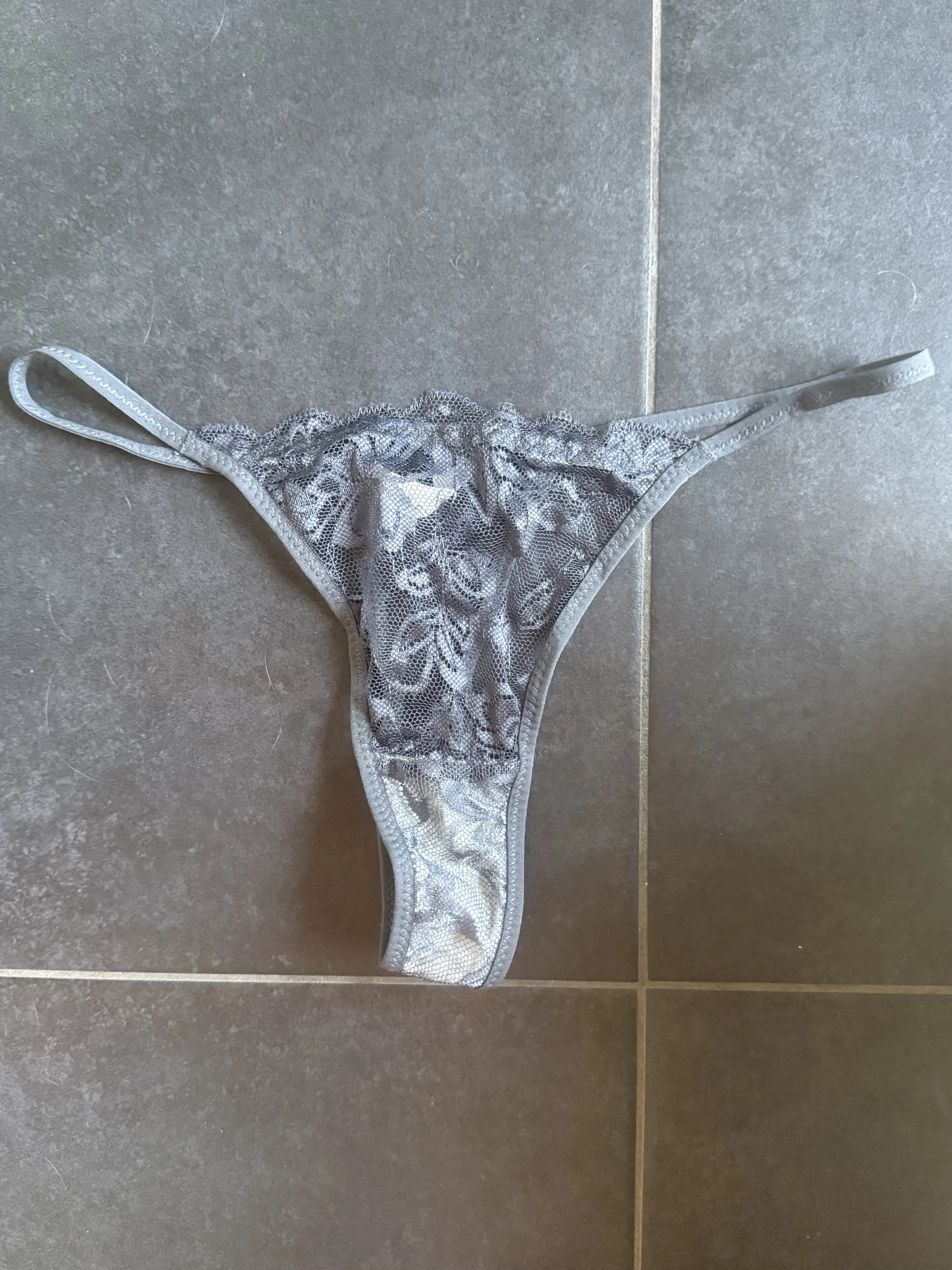 Photo de Mini string dentelles