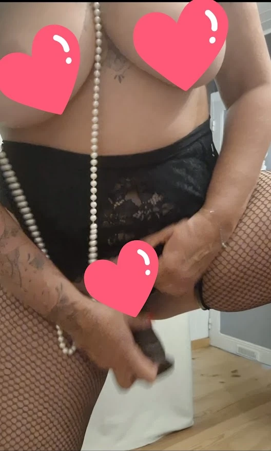 Photo de masturbation gode apres effeuillage rapide...