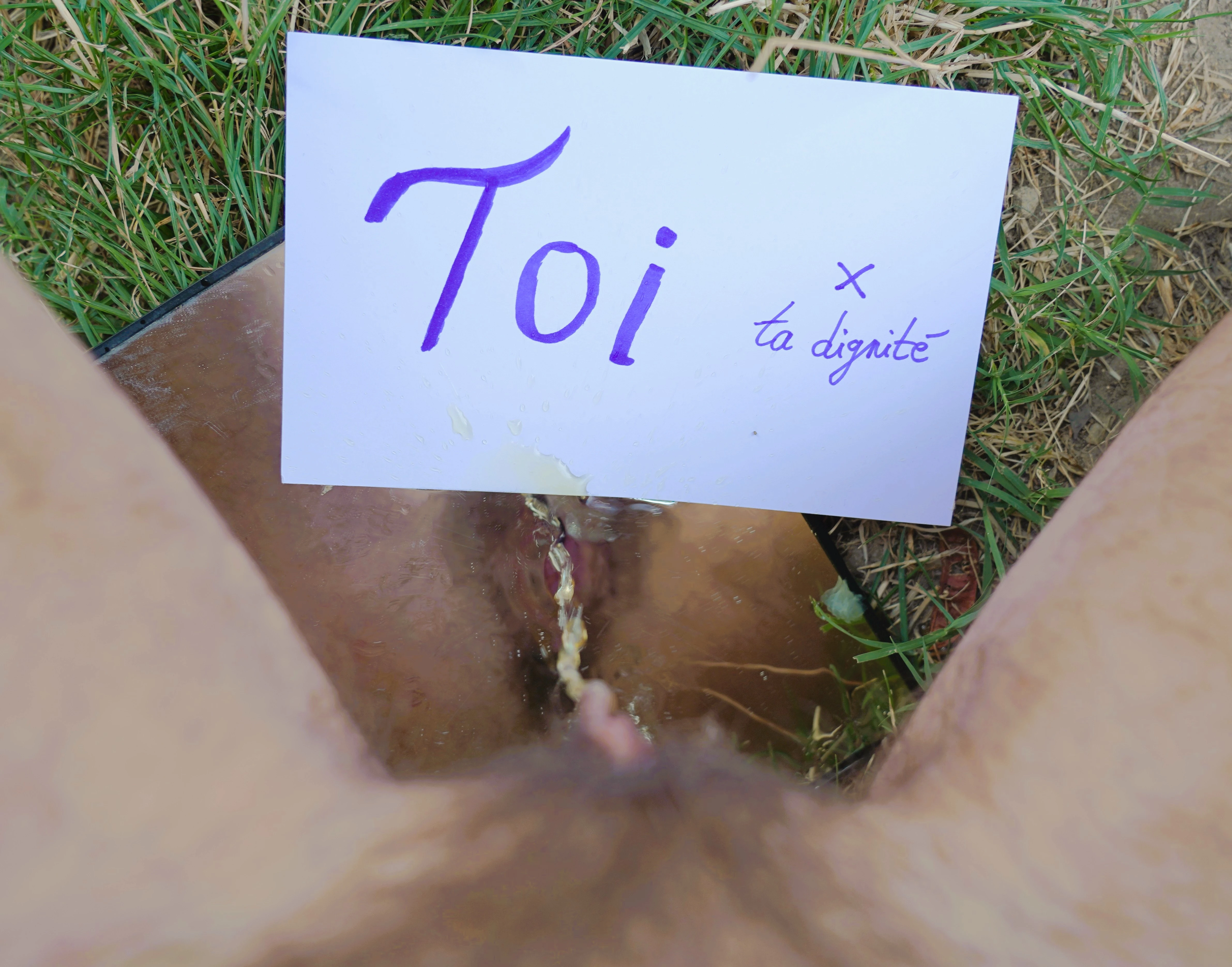 Photo de J'urine sur ta dignité.