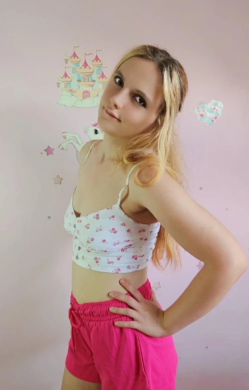 Photo de 💖 Ensemble Barbie – Crop top + short + culotte 💖