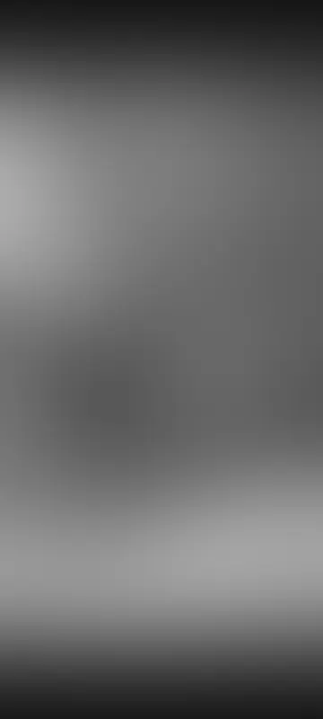 Blurred preview of the gallery Moi dans le plus simple appareil